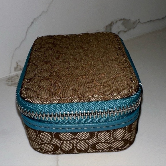 Coach Mini Triple Pill Case Khaki Signature C's With Blue Trim With Pill Bottles - Picture 8 of 15